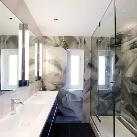 L'attique Des Artistes Yourhosthelper アパート カンヌ